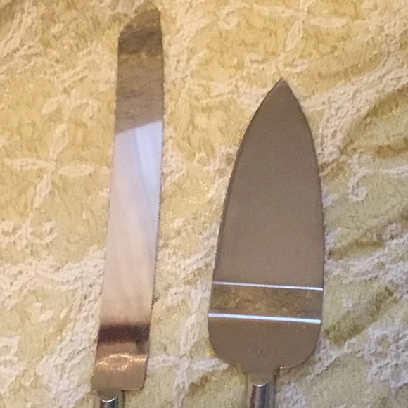 Elegant Cake Server Set with Stainless Steel Blade - Picture 7 of 7